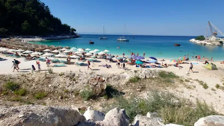 Turist român, care și-a petrecut vacanța în Grecia, DEZAMĂGIT de Thasos: „Această insulă minunată nu merită tratată ca un gunoi... la propriu”