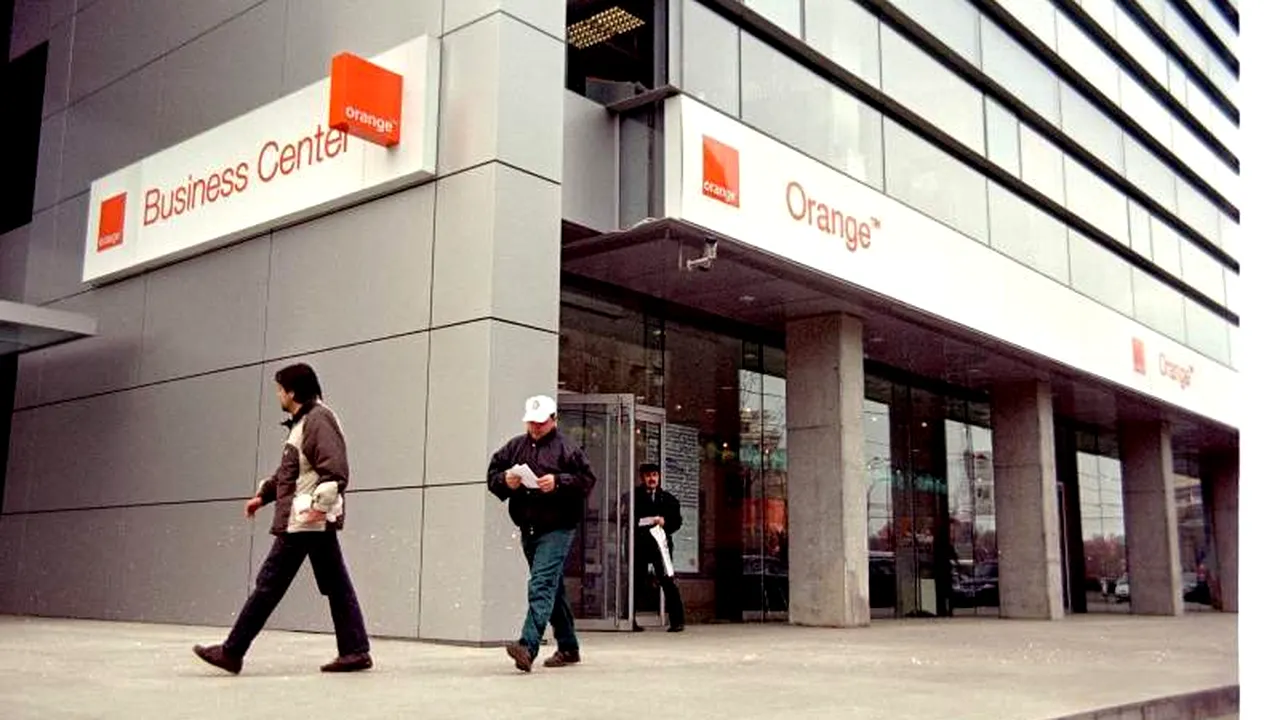 Veniturile Orange au scăzut ușor anul trecut. Câți clienți a avut operatorul de telefonie mobilă în România
