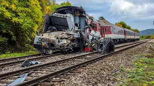 Cel puțin 66 de persoane au fost rănite după ciocnirea frontală a două trenuri în Slovacia