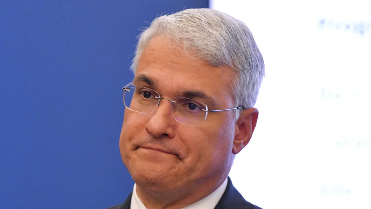 Sindicaliștii de la MIPE, mesaj dur pentru Pîslaru: ”Părăsit de propriul ministru, MIPE își caută ministru”