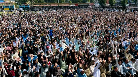 Cel puțin opt persoane au MURIT în timpul unor proteste organizate în Kashmirul pakistanez