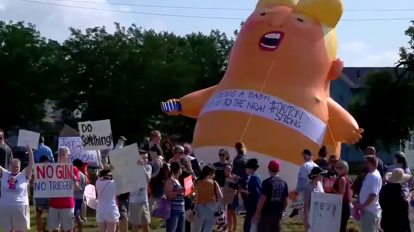 Trump, huiduit de manifestanți. Liderul de la Casa Albă a fost întâmpinat cu proteste la sosirea în Ohio, din cauza retoricii sale războinice - VIDEO