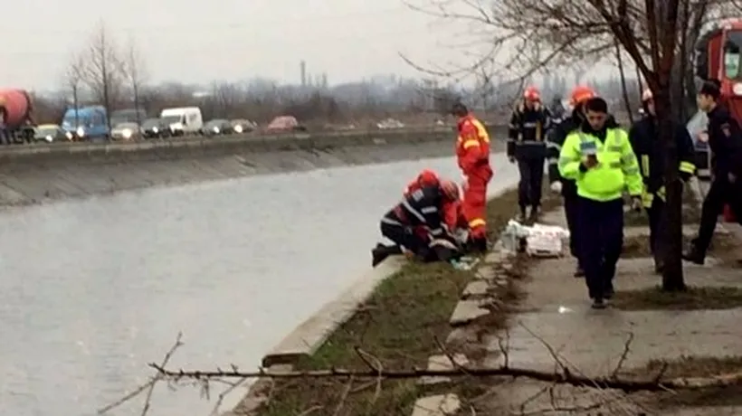 Un mort și trei răniți în București, după ce o mașină s-a răsturnat în râul Dâmbovița