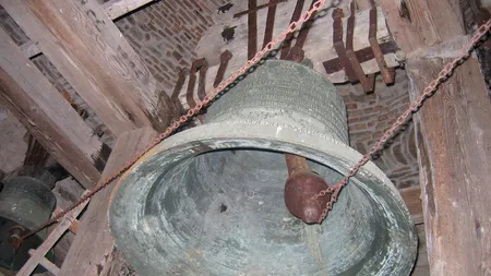 Catedrala din Mioveni va avea 5 clopote gravate cu numele primarului. 