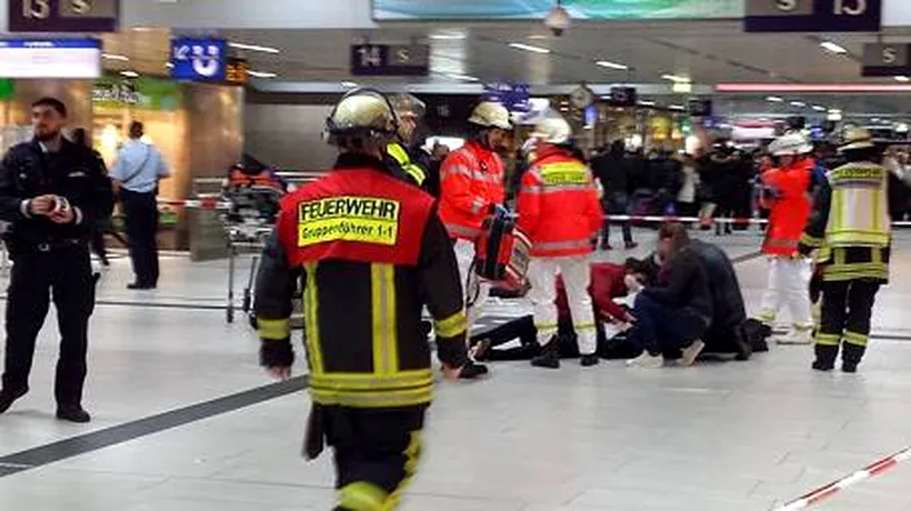 Atac cu un topor în gara din Dusseldorf: șapte oameni au fost răniți. Atacatorul, internat în stare gravă după ce a sărit în gol de pe o pasarelă. UPDATE