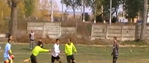 VIDEO - Arbitru fugărit și bătut pe teren la un meci din liga a V-a