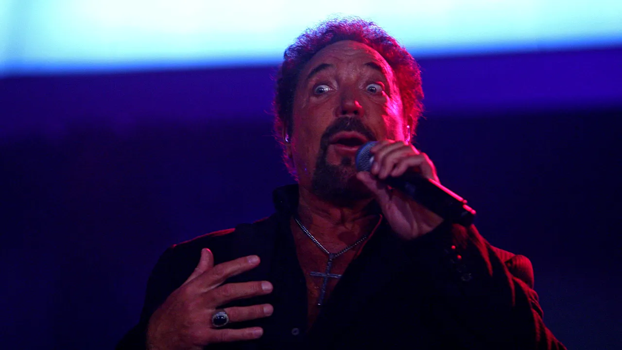 Război neașteptat între doi dintre cei mai cunoscuți cântăreți din lume: 