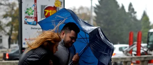 PROGNOZA METEO. Ploi în aproape toată țara, până marți dimineață