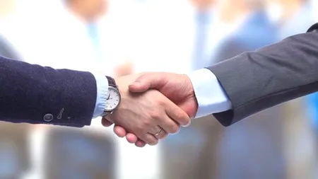 Care sunt formele de salut în lume. Modul dezgustător în care se salută oamenii din Kenya și Tanzania