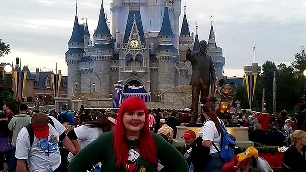 A ajuns la sapă de lemn, după ce a cheltuit 9.000 de euro ca să-i facă geloși pe prietenii de pe Instagram cu poza „perfectă