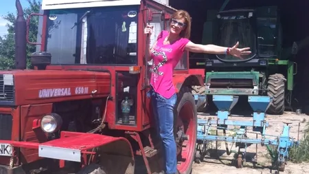 Roxana Ciuhulescu iese la plimbare cu tractorul, duminică la ProMotor