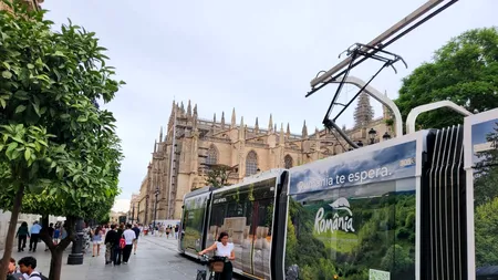 Castelul Peleș, Delta Dunării și Masa Tăcerii se mută pe străzile din Sevilla. „Rumanía inspira”, campanie inedită de promovare turistică în Spania