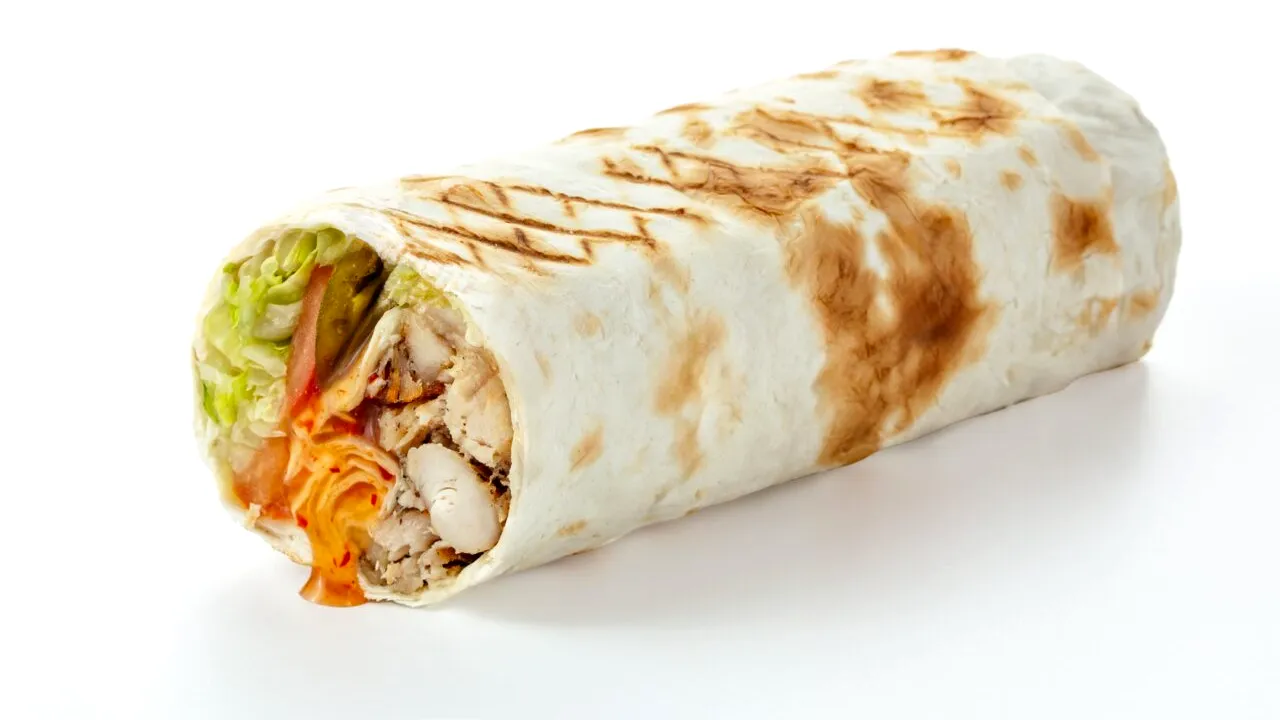 RĂZBOIUL KEBABULUI. Turcii cer să se respecte rețeta otomană din secolul 17, dar germanii vând doner kebab vegetarian și chiar variante cu ciocolată