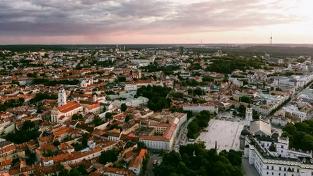 Țara din Europa care a fost desemnată CEL MAI FERICIT LOC din lume pentru copii și persoane sub 30 de ani