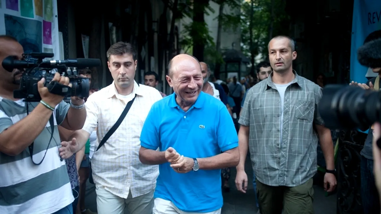 Traian Băsescu vrea și el BIG BROTHER la REFERENDUM: E nevoie de camere de luat vederi în secții, acum se votează și în restaurante și baruri