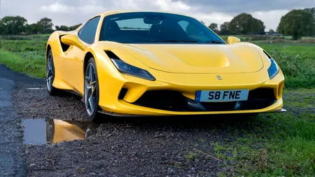 Un FERRARI de 200.000 de euro a fost pictat de copii la o petrecere aniversară. Imaginile virale care au uimit internetul