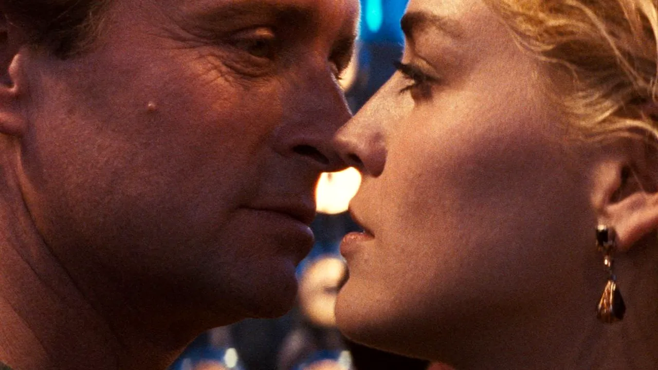 Sharon Stone a vorbit despre scena din „Instinct primar” care i-a provocat GREAȚĂ. Paul Verhoeven a filmat totul, cu lux de amănunte