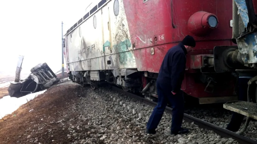 Șoferul betonierei lovite de un tren la Fetești, cercetat pentru distrugere și semnalizare falsă