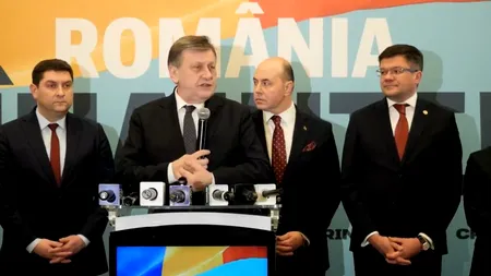 Crin Antonescu spune că anunțul premierului Ciolacu că nu DEMISIONEAZĂ i se pare binevenit