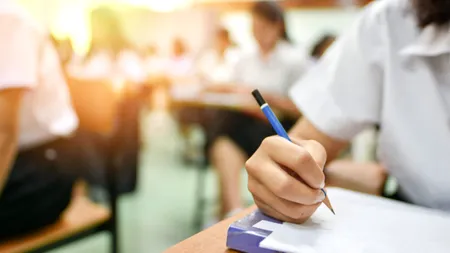 Simulare Evaluare Națională 2025, proba scrisă la Matematică. Elevii au la dispoziție 2 ore să rezolve exercițiile