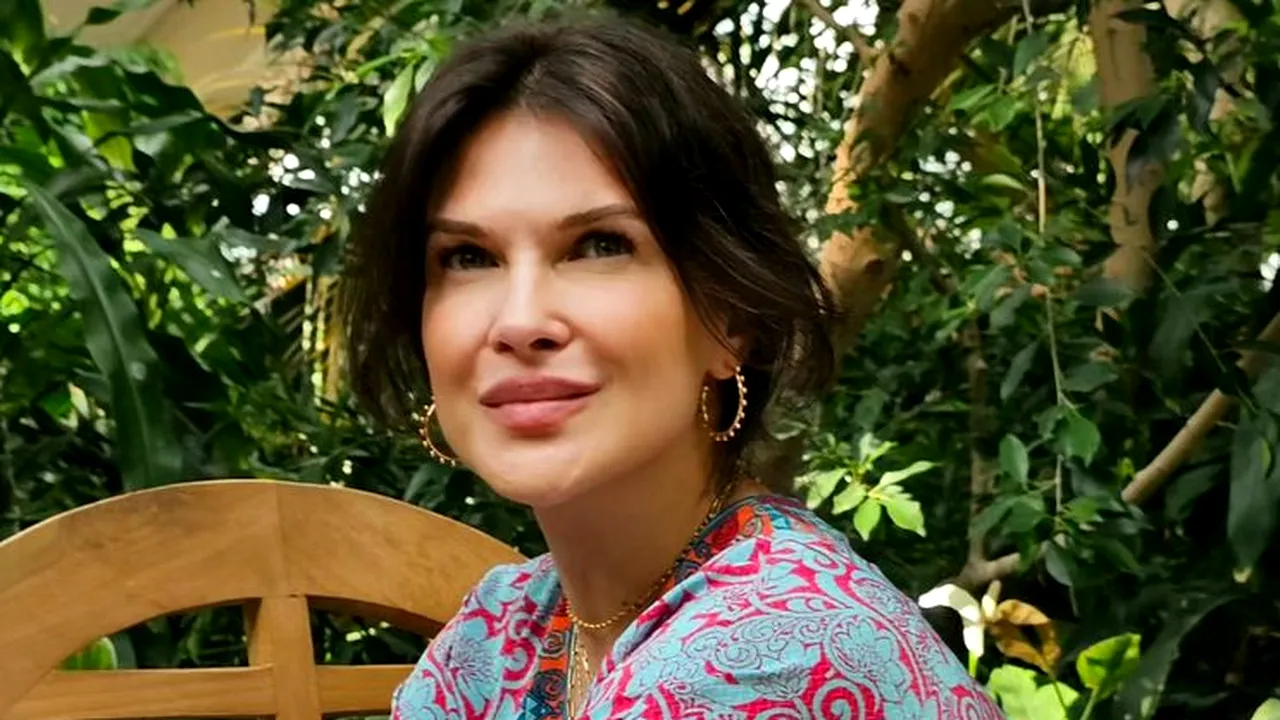 FOTO / Monica Bîrlădeanu, de senzație în costum de baie! Cod roșu de frumusețe!