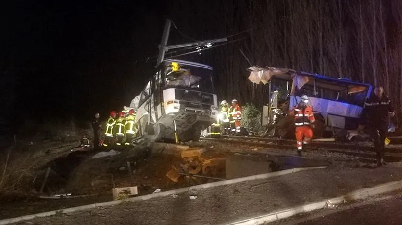 Patru copii au murit și alte zeci sunt răniți după ce un autobuz școlar a fost lovit de un tren, în Franța