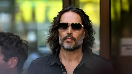 Russell Brand a fost eliberat pe cauțiune după prima înfățișare în PROCESUL pentru viol și agresiune sexuală