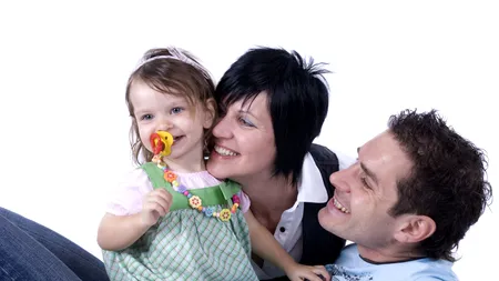 Peste jumătate dintre românii ce aparțin unei familii TRADIȚIONALE și-ar dori să facă parte dintr-o familie MODERNĂ