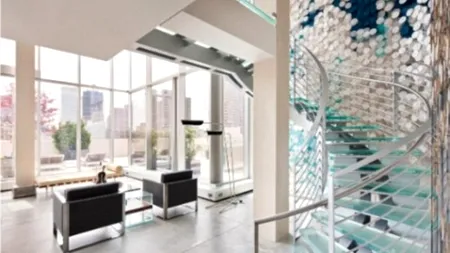 Apartamentul de sticlă de deasupra Manhattan-ului. GALERIE FOTO