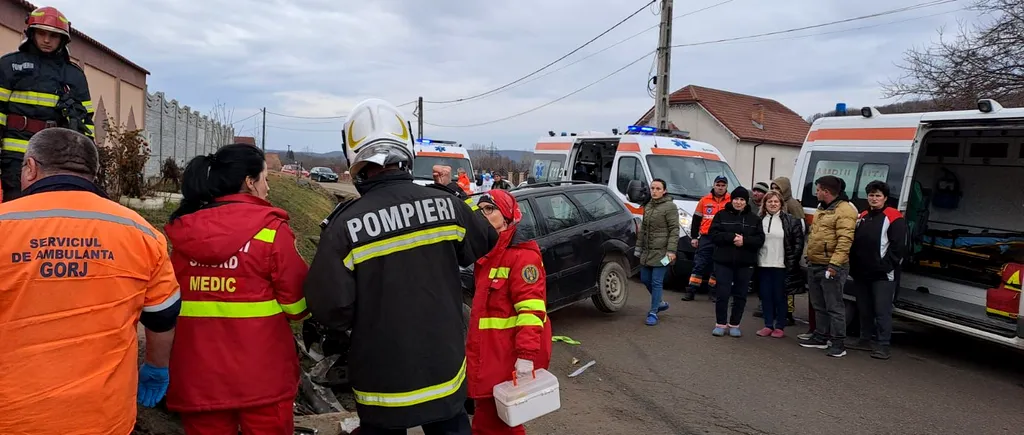 VIDEO | Accident grav în Gorj. Doi pietoni, mamă și fiu, au fost uciși de un șofer care a ajuns cu mașina pe contrasens
