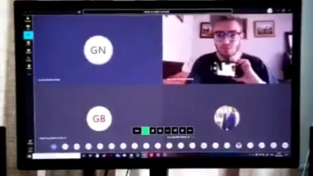 EXAMEN ONLINE „cu telefonul agățat de gât”. Dialog halucinant între o profesoară și un student (VIDEO)