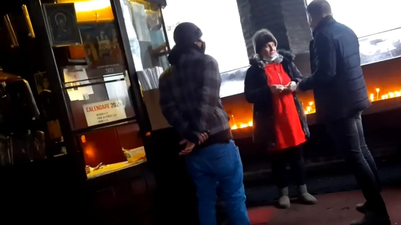 Scene îngrozitoare într-o biserică din România: Femeie bătută chiar în Casa Domnului de bărbatul cu care se află în divorț! - VIDEO