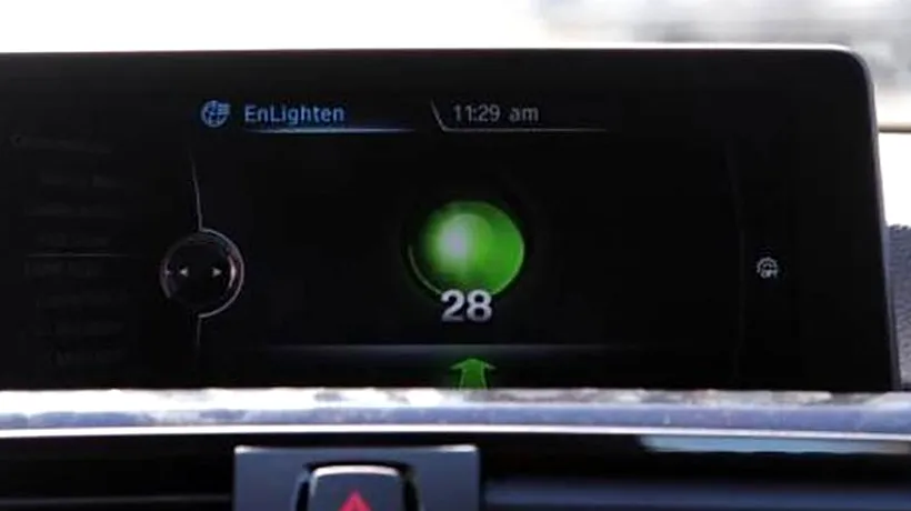 BMW a lansat o aplicație care le arată șoferilor cât ține culoarea roșu la semafor