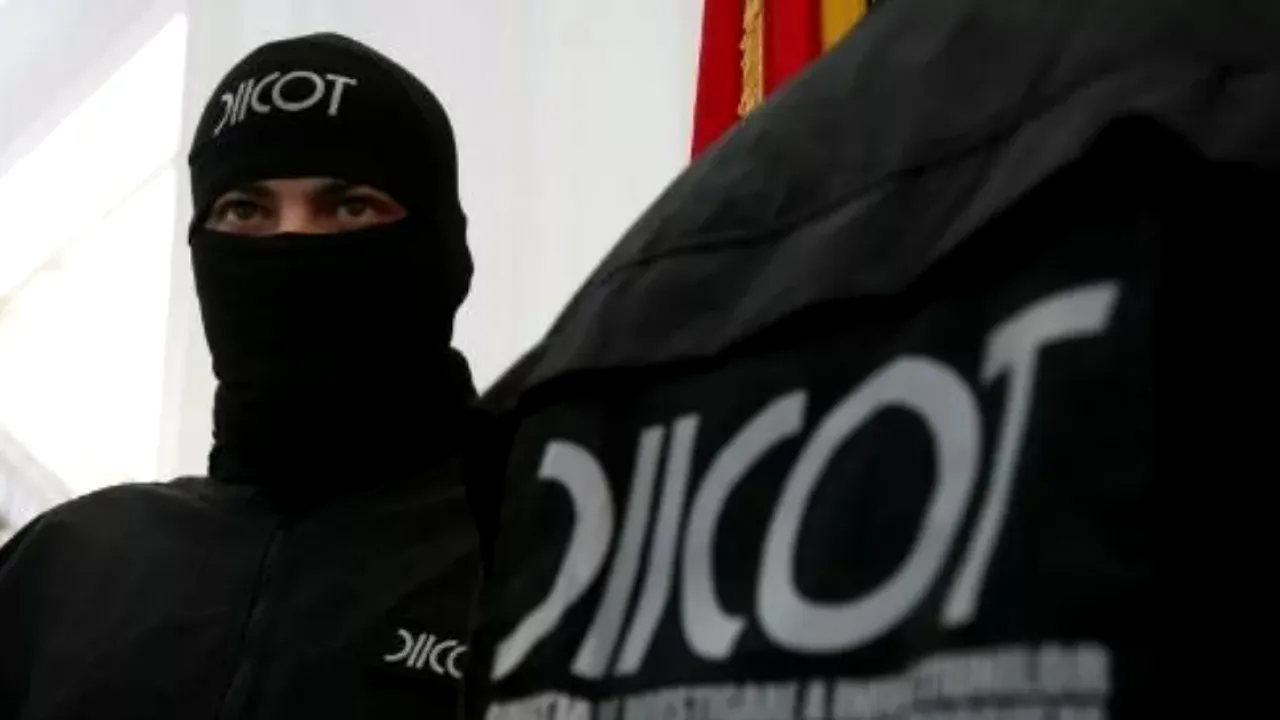 DIICOT: În laboratorul clandestin descoperit în Bacău se puteau produce peste un milion de doze de anabolizante