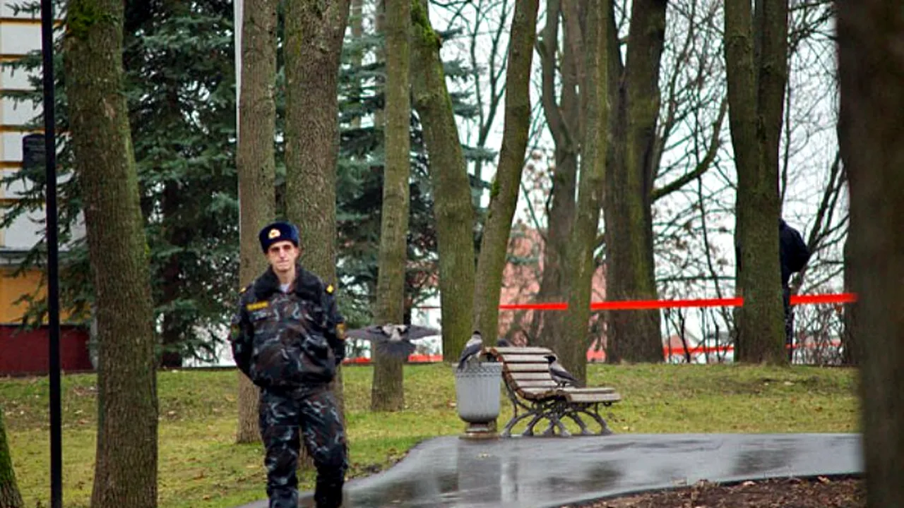 UPDATE: Trei bărbați au fost arestați în Belarus după explozia unei bombe în apropierea sediului KGB