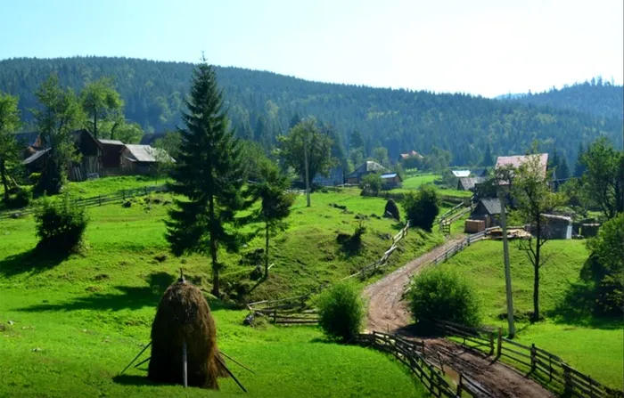 Cea mai frumoasă stațiune din România pentru a te odihni. Peisajele sunt mirifice și îți poți auzi propriile gânduri
