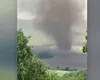 TORNADĂ filmată în județul Tulcea, care se află sub cod portocaliu de vreme severă. Autoritățile au emis mesaj RO-Alert
