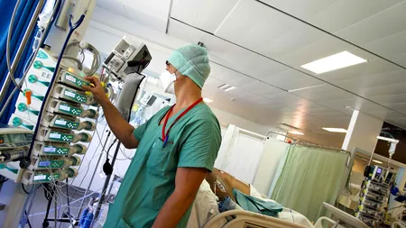 Franța suspendă fără plată 3.000 de lucrători medicali nevaccinați