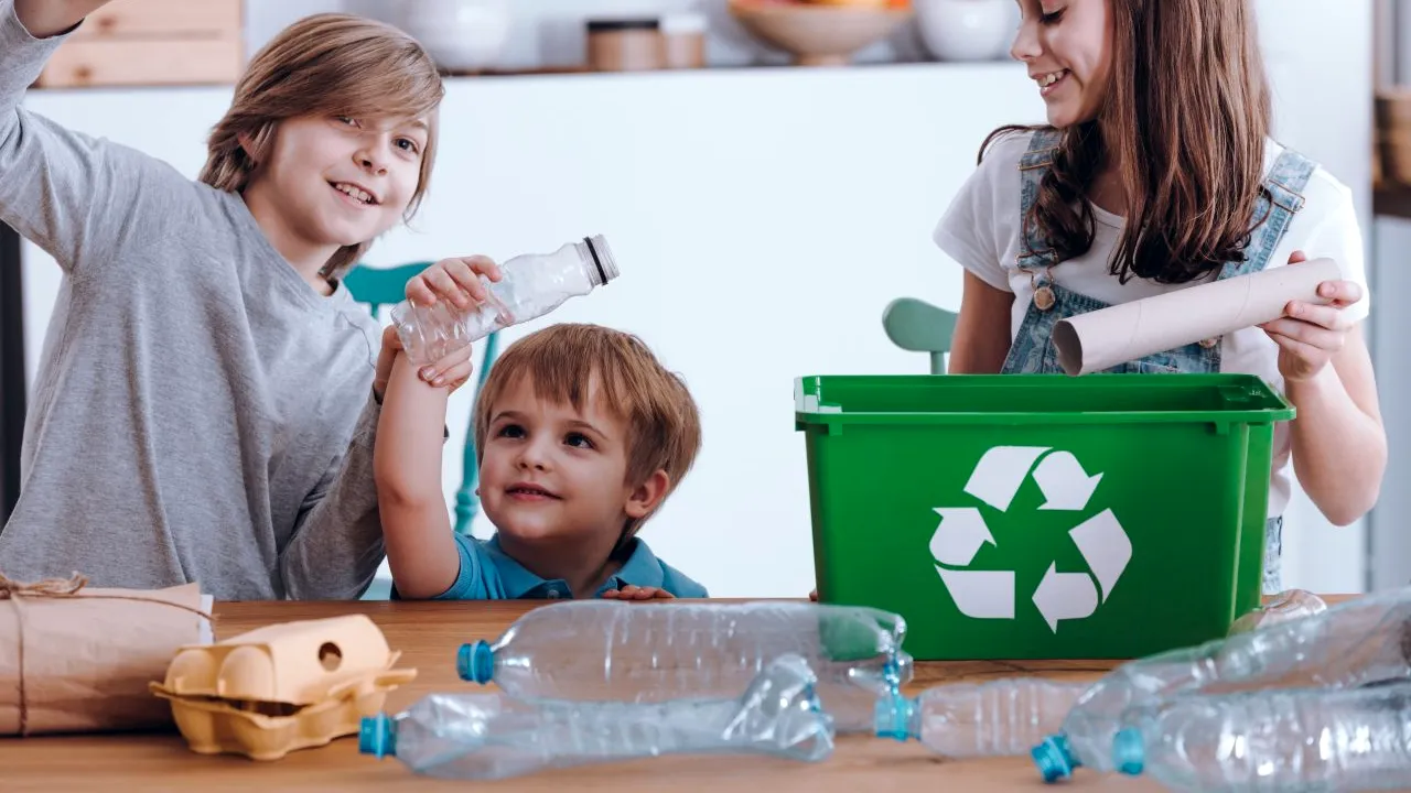 Ministerul Educației și al Mediului anunță Campania Națională „Curățăm România”. Ce vor învăța elevii