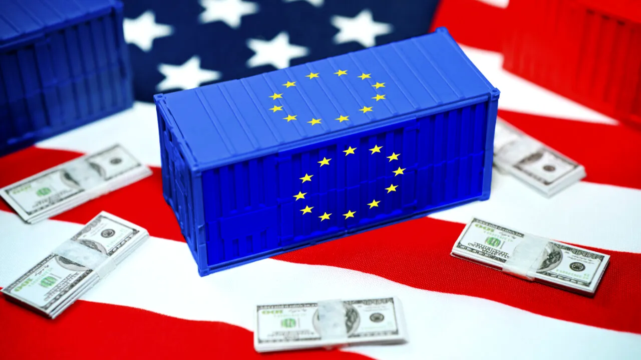 Bloomberg: În schimbul unor taxe vamale mai mici pe mașini, UE elimină taxele pe importurile de bunuri industriale din SUA