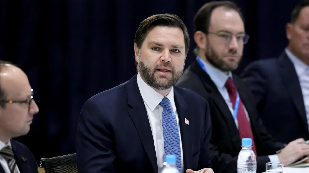 JD Vance: SUA ar putea impune SANCȚIUNI Rusiei dacă nu acceptă un acord de pace BUN cu Ucraina. Europenii să cheltuiască mai MULT pe apărare