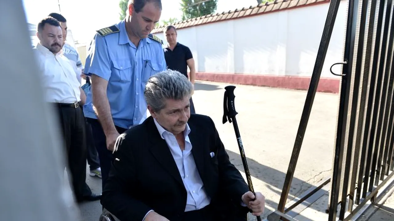 Scriitorii de după gratii. Câte zile de libertate au câștigat Adrian Năstase, Dinel Staicu și Sorin Ovidiu Vântul