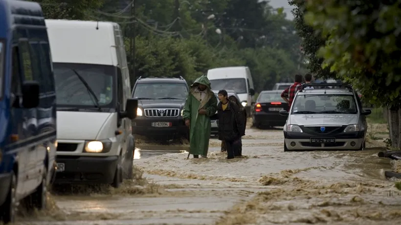Mai multe tronsoane din DN1 între Ploiești și Brașov au fost inundate. Traficul este deviat prin Breaza