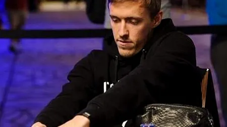 Un fotbalist german a pierdut 75.000 de euro, bani de poker, într-un taxi. Ce a făcut poliția în cazul lui