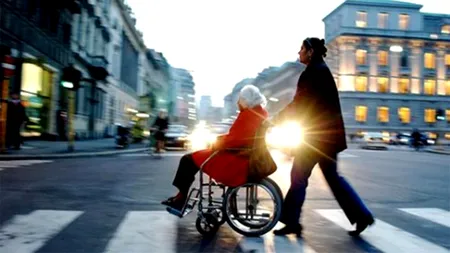 Ce a pățit o pensionară de 82 de ani din Italia, după ce a angajat o BADANTĂ de 49 de ani: 