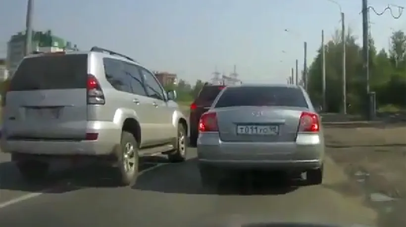 Cea mai creativă metodă de răzbunare în trafic - VIDEO