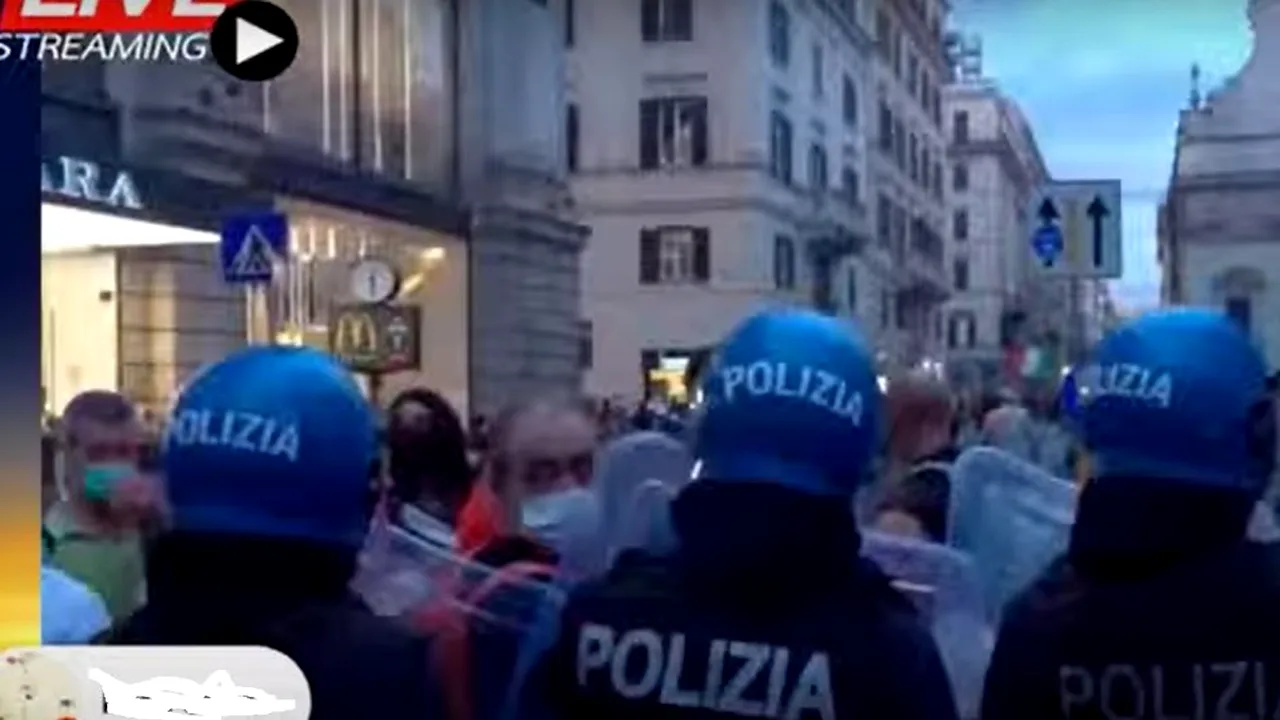Proteste cu violențe la Roma împotriva obligativității certificatului verde la locul de muncă. Angajații nevaccinați, amenințați cu suspendarea fără plată
