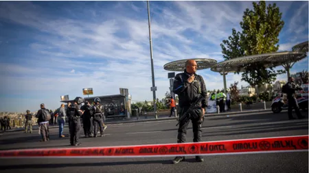 BREAKING | UPDATE - Trei persoane ucise și alte șase rănite într-un ATAC TERORIST la intrarea în Ierusalim (VIDEO)