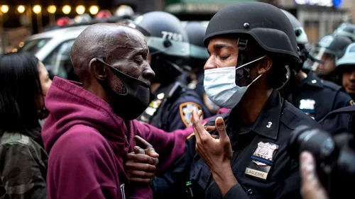 PROTESTE GEORGE FLOYD. Numărul arestărilor în Statele Unite se apropie de 10.000