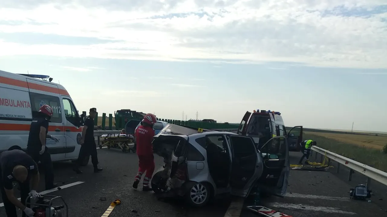 Accident rutier grav pe Autostrada Soarelui: Un mort și șase răniți în urma coliziunii - FOTO / Traficul a fost reluat